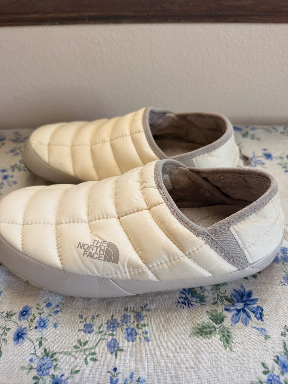 The North Face Quilted Cream Slip-On Slippers with Gray Trim
